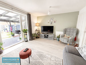 Lounge- click for photo gallery